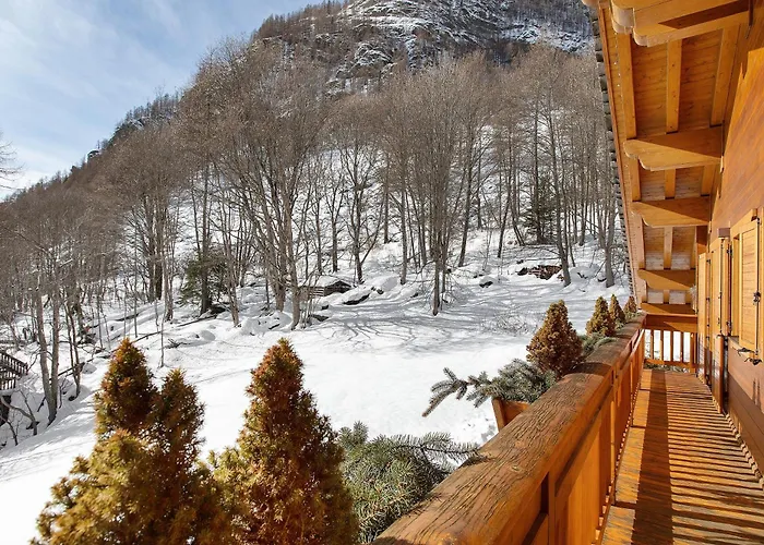 De La Poya 발토우르넨체