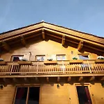 De La Poya 3*